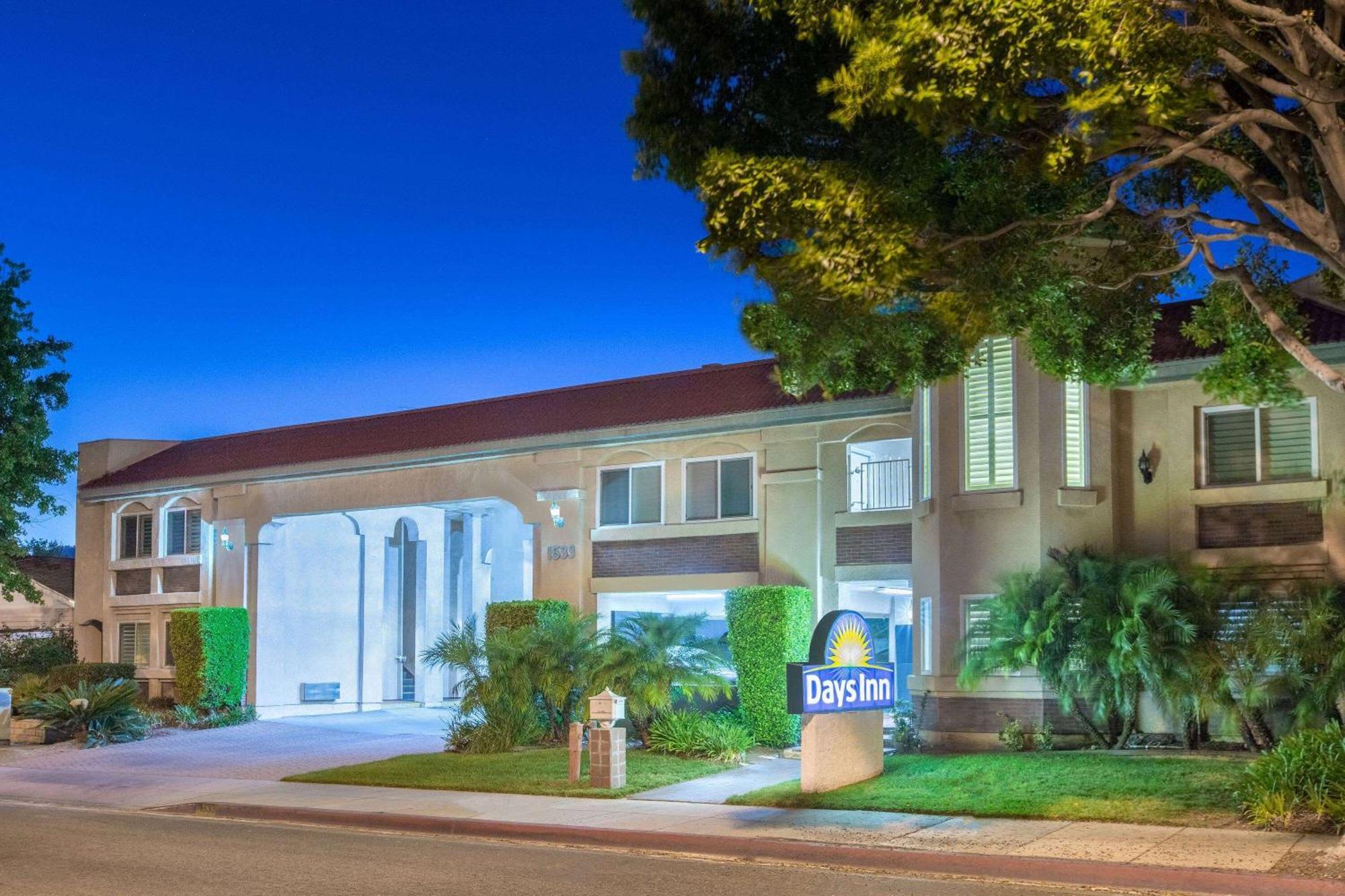 Days Inn By Wyndham Near City Of Hope Duarte Екстериор снимка